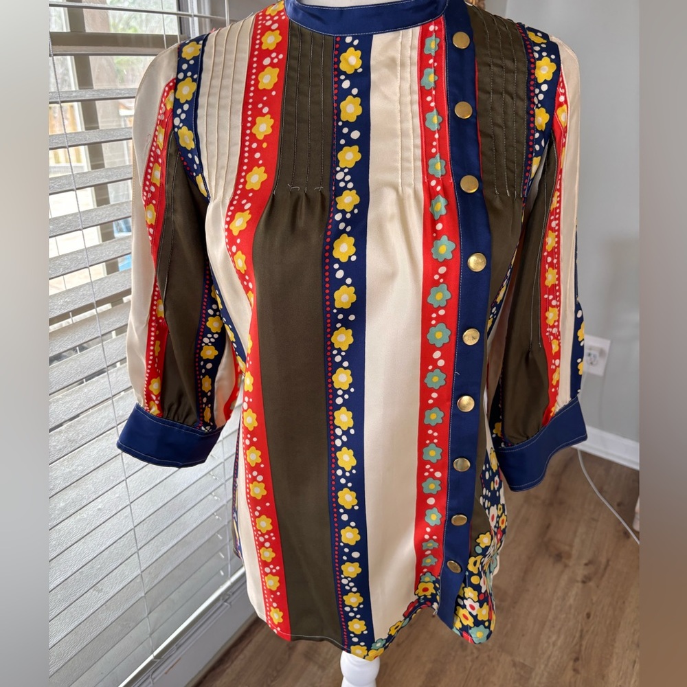 COPY - Lauren Moffatt Tantalizing Tansies blouse 100% silk EUC size small